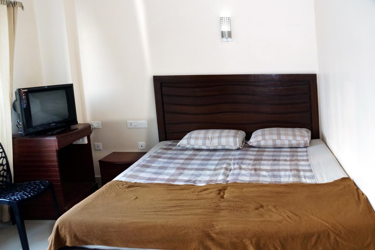Hotel Royal Nest Vandiperiyar Экстерьер фото